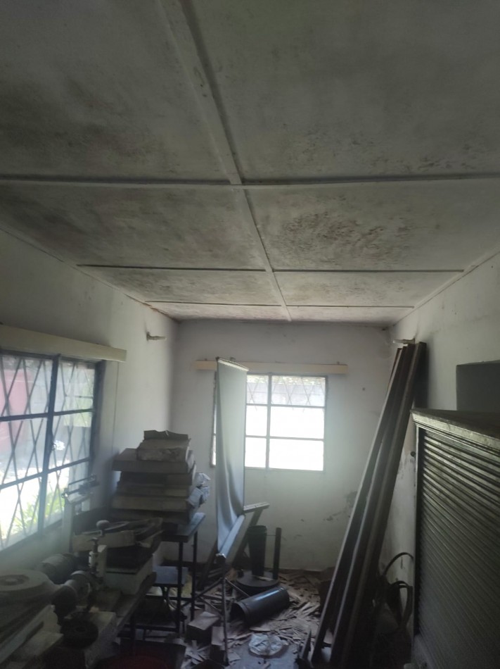 Lote con casa a reciclar