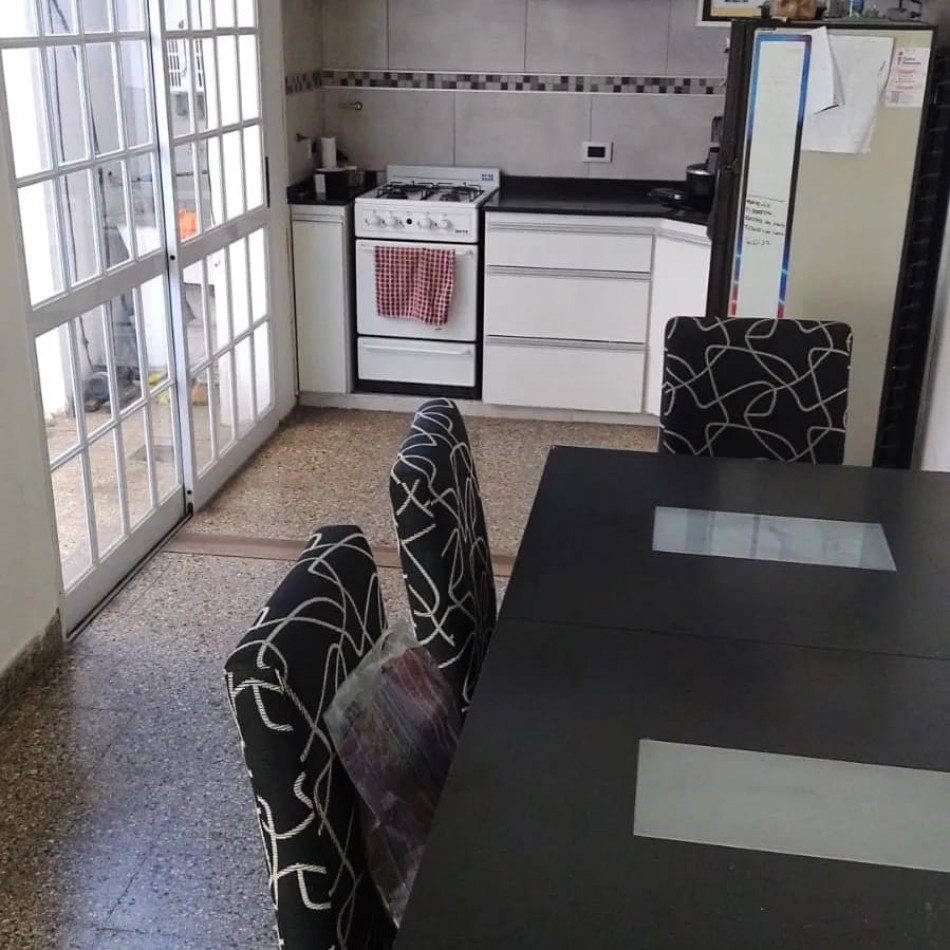 Departamento en PH en  venta de dos dormitorios en calle 8 entre 68 y 69 