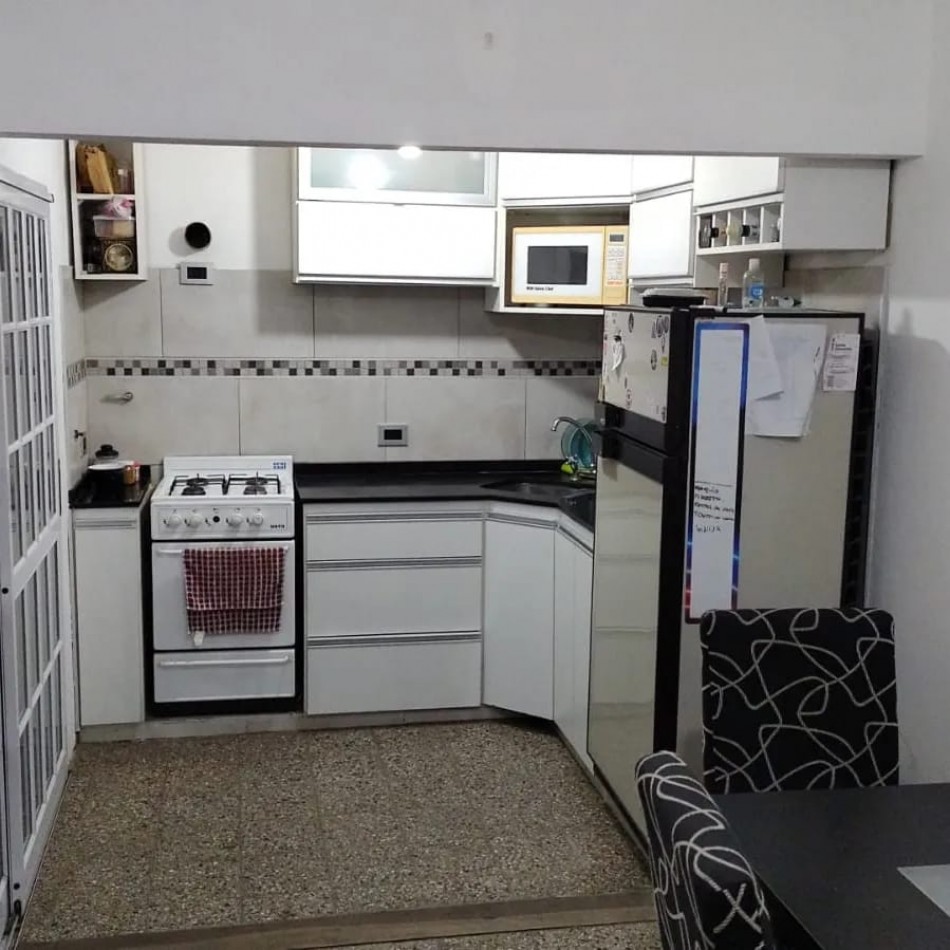 Departamento en PH en  venta de dos dormitorios en calle 8 entre 68 y 69 