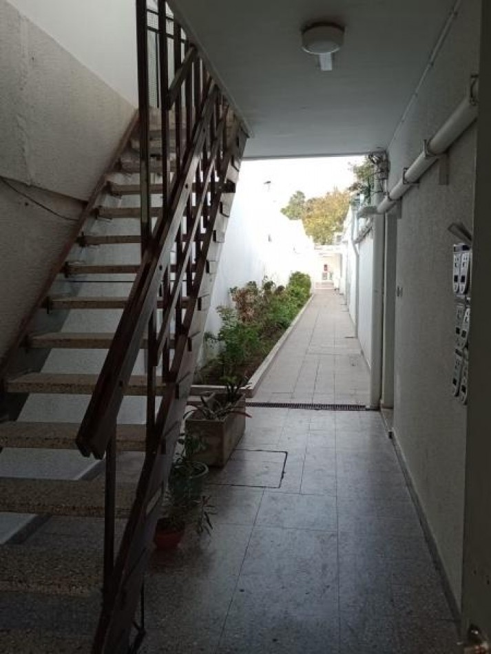 Departamento en PH en venta de dos dormitorios en calle 8 entre 68 y 69