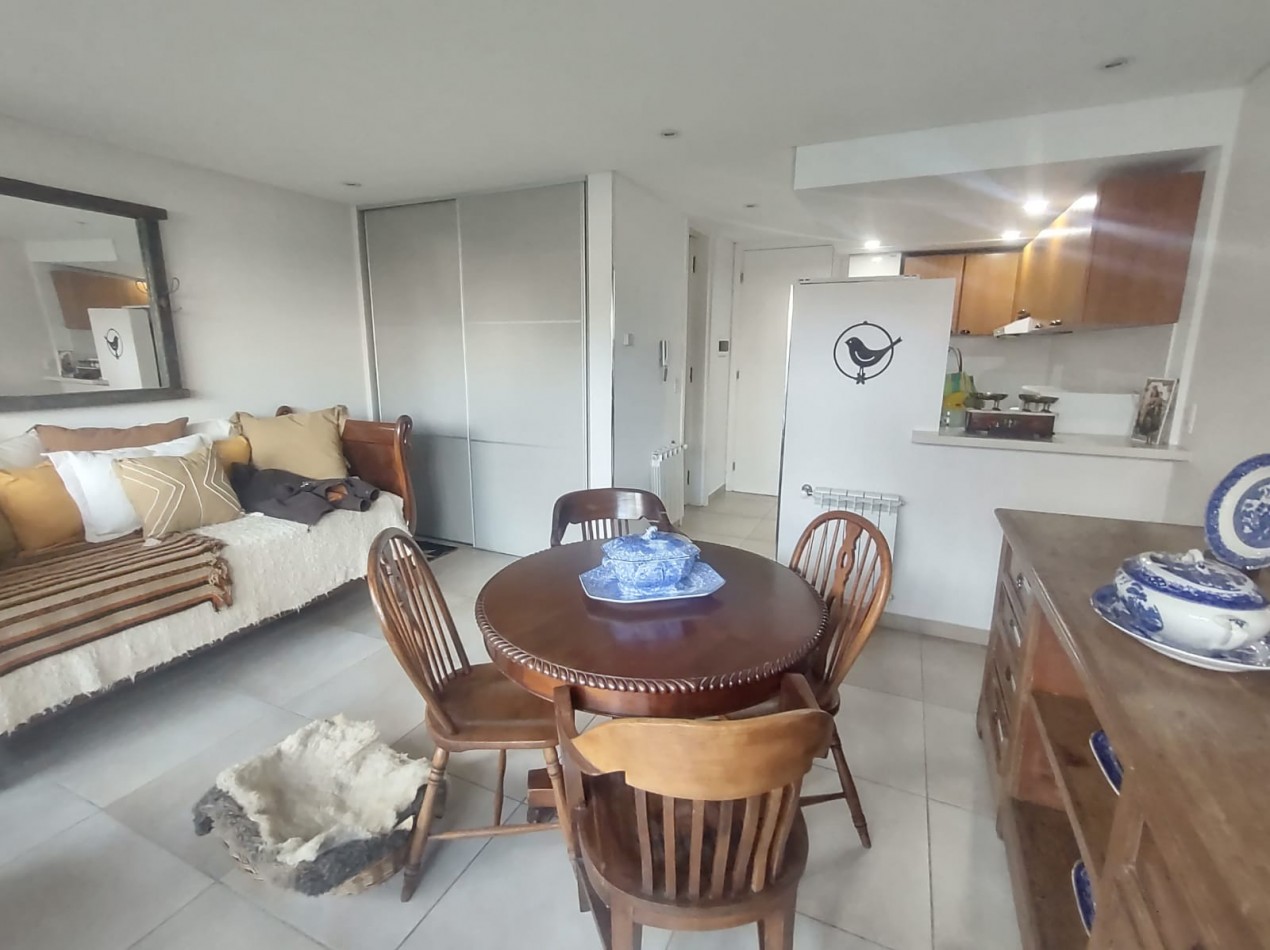 Venta de excelente departamento