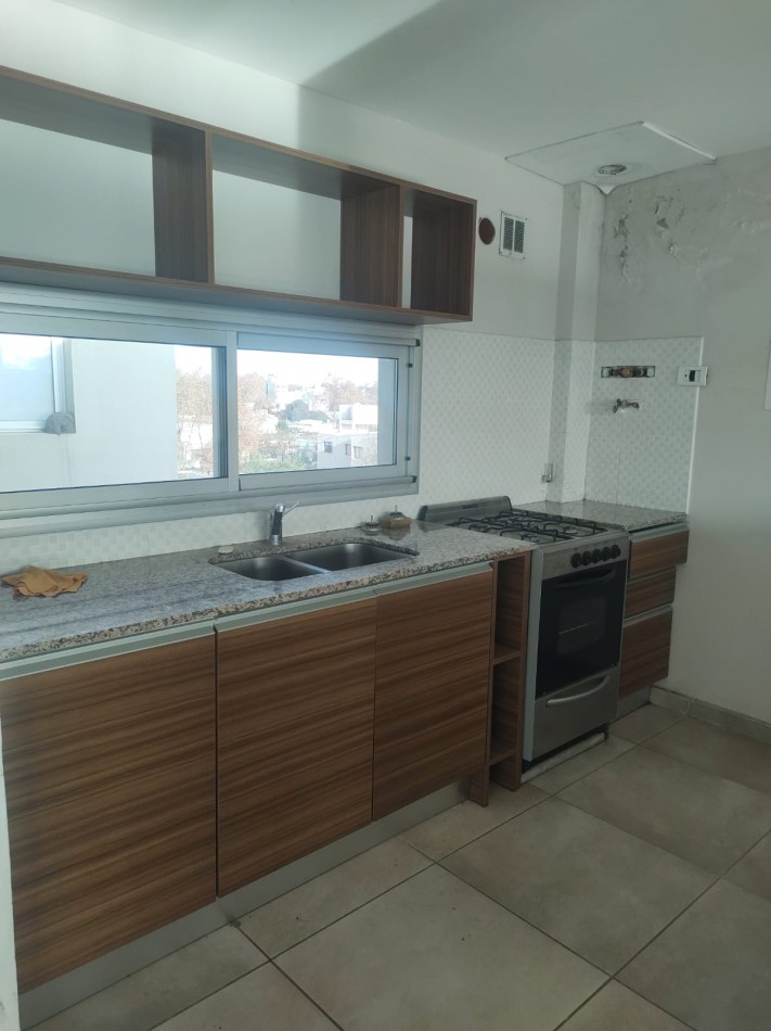 Venta de excelente departamento