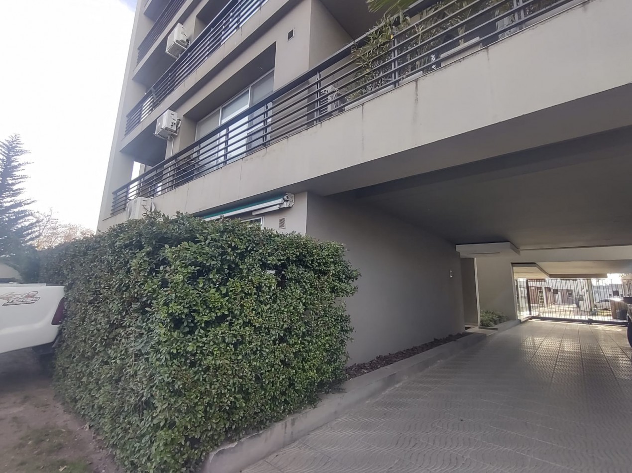 Venta de excelente departamento