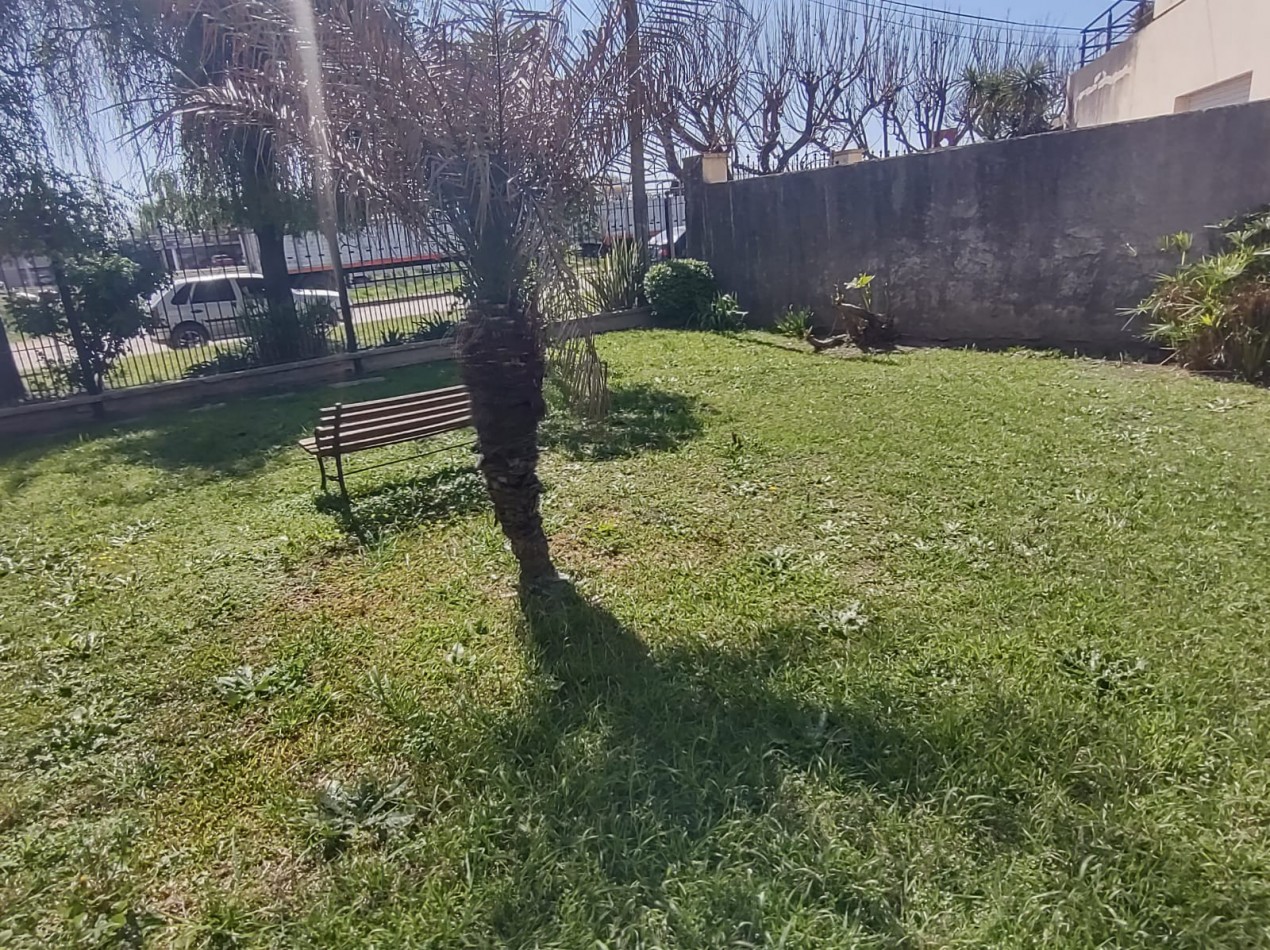 Casa en venta sobre ruta 205 entre Estrada y Av. Pereyra