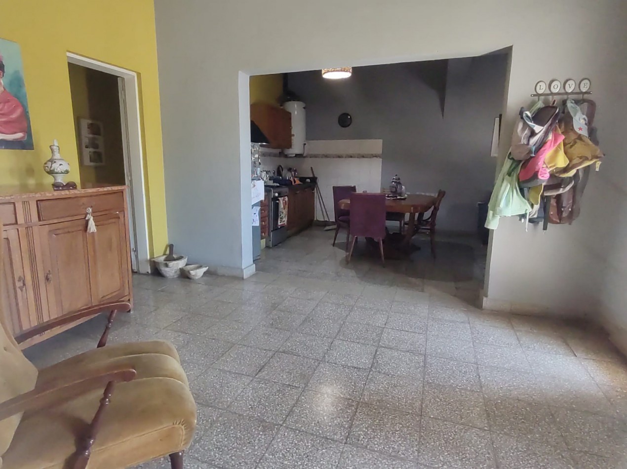 Casa en venta sobre ruta 205 entre Estrada y Av. Pereyra