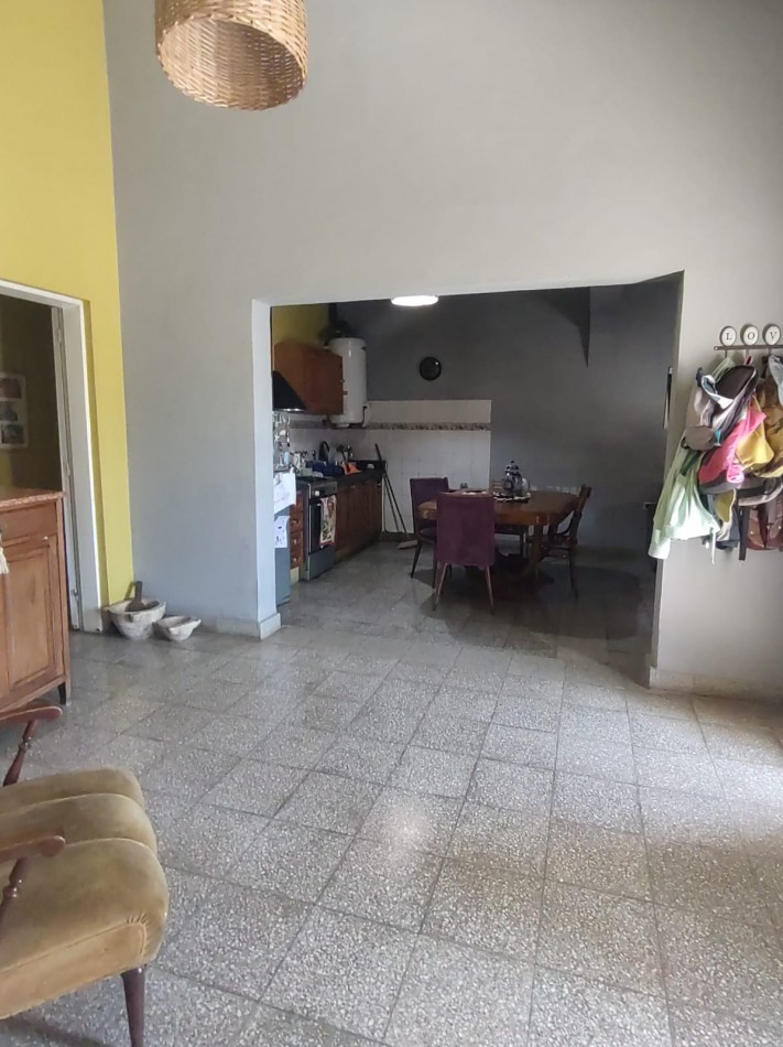 Casa en venta sobre ruta 205 entre Estrada y Av. Pereyra