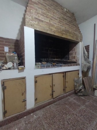 Venta de Casa en calle Estrada esquina Yrigoyen