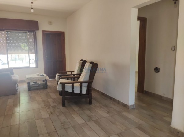 Venta de Casa en calle Estrada esquina Yrigoyen 