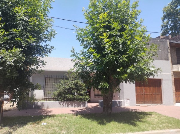 Venta de Casa en calle Estrada esquina Yrigoyen 