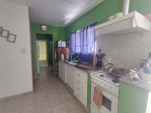 Venta de casa sobre Av. Rivadavia 