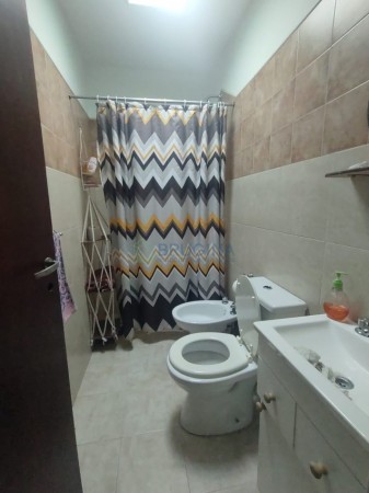 Venta de casa sobre Av. Rivadavia