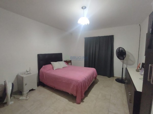 Venta de casa sobre Av. Rivadavia 