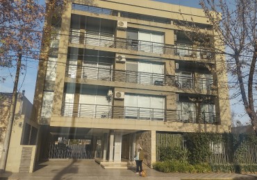 Venta de excelente departamento 